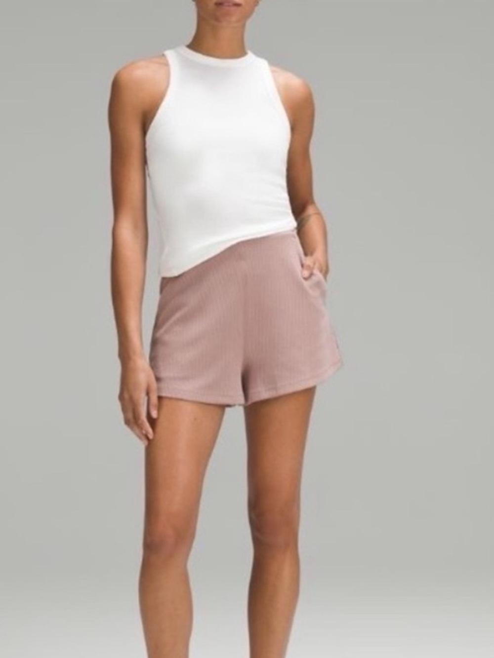 Lululemon Softstreme Ribbed High Rise 2" Shorts Pockets in rose Size 4